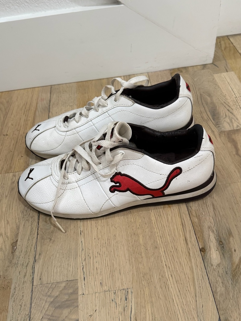 Women’s Vintage Puma White Leather Sneakers with Red Logo | 9